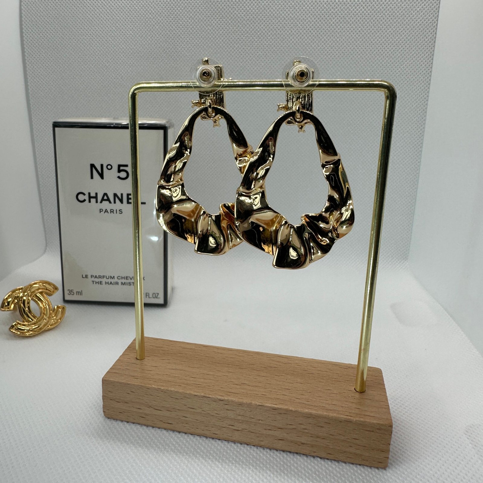 Oval Gold Earrings - Image 5