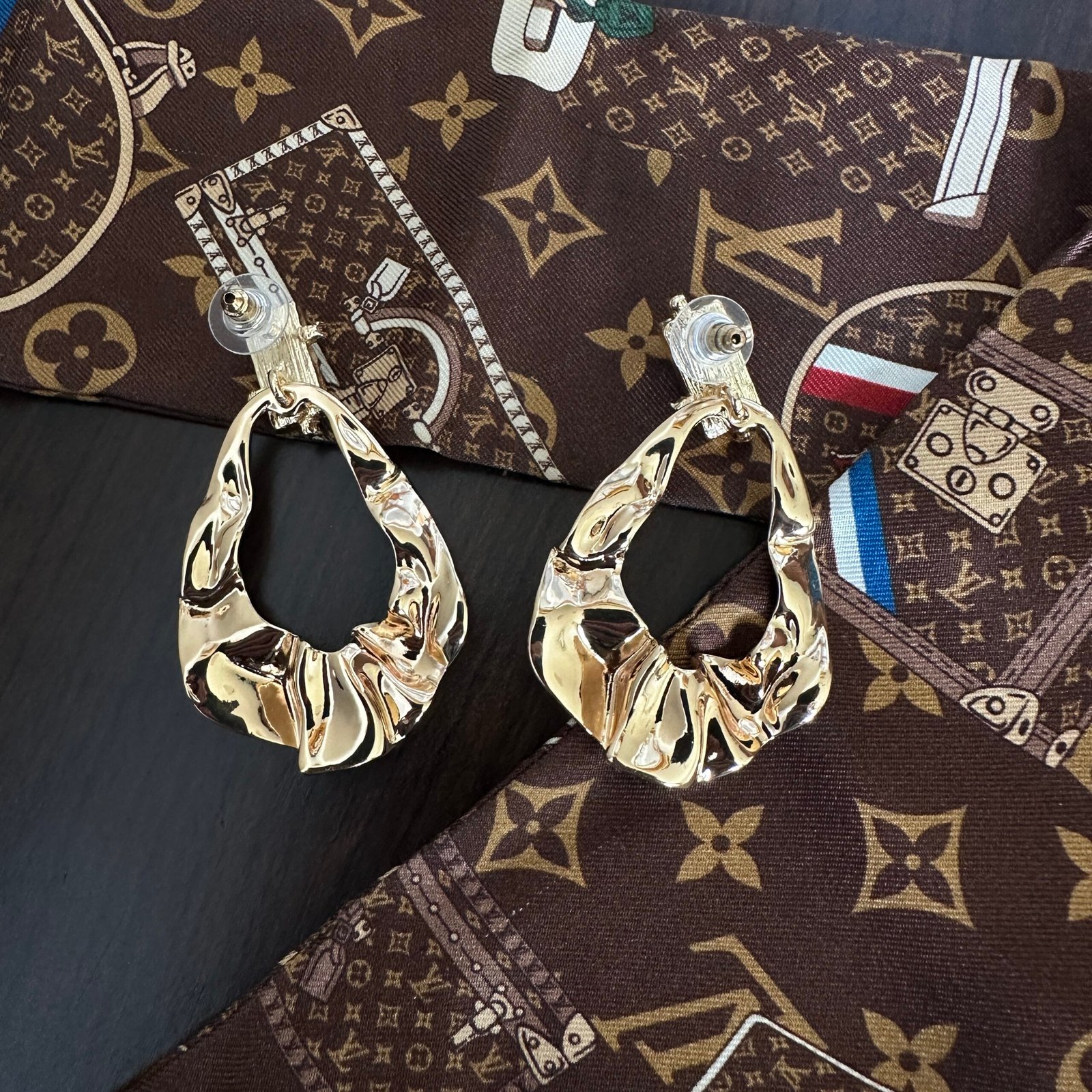 Oval Gold Earrings - Image 7